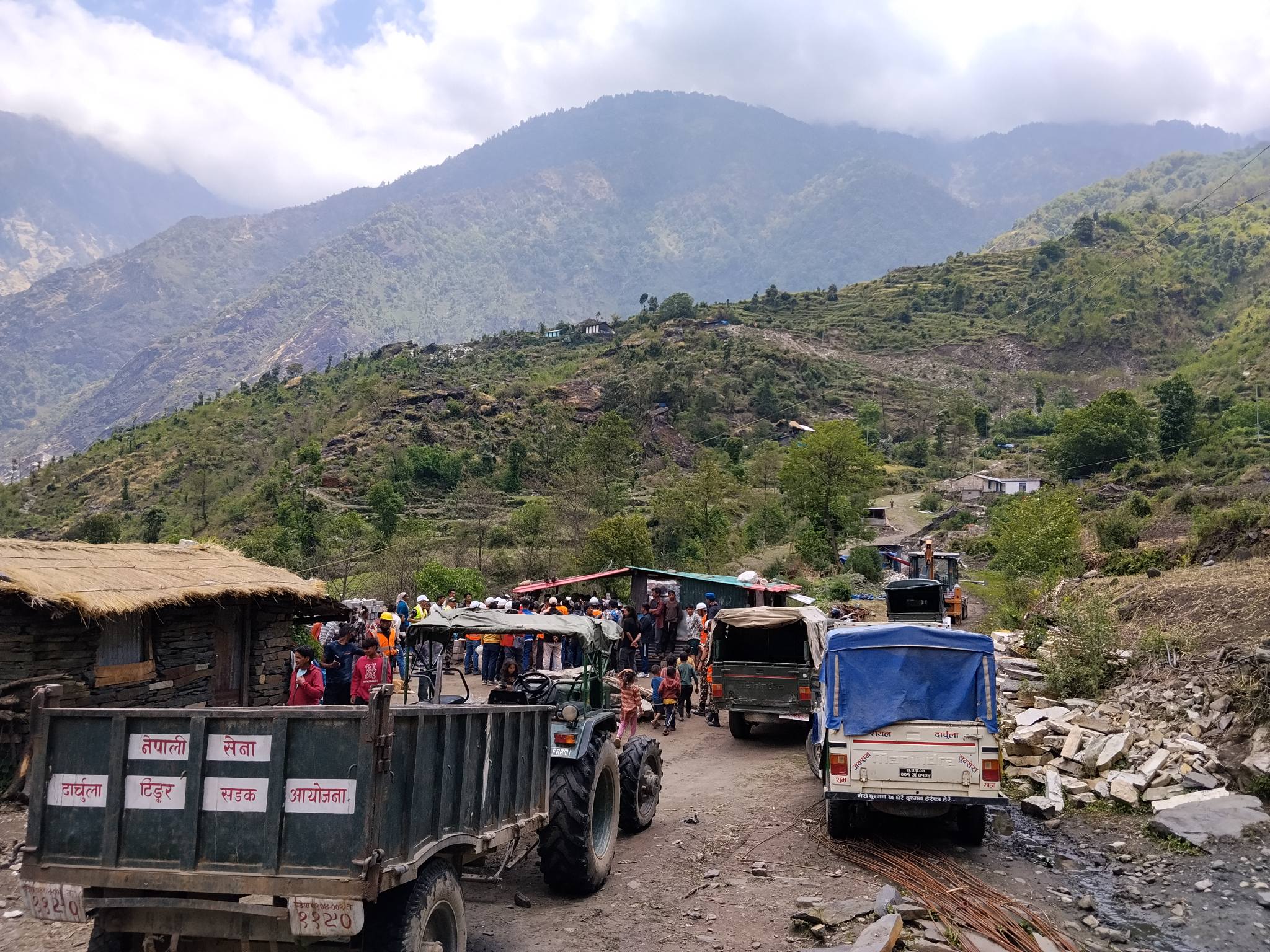 दार्चुलाको दुम्लिङमा पहिलो पटक गाडी पुग्यो 
