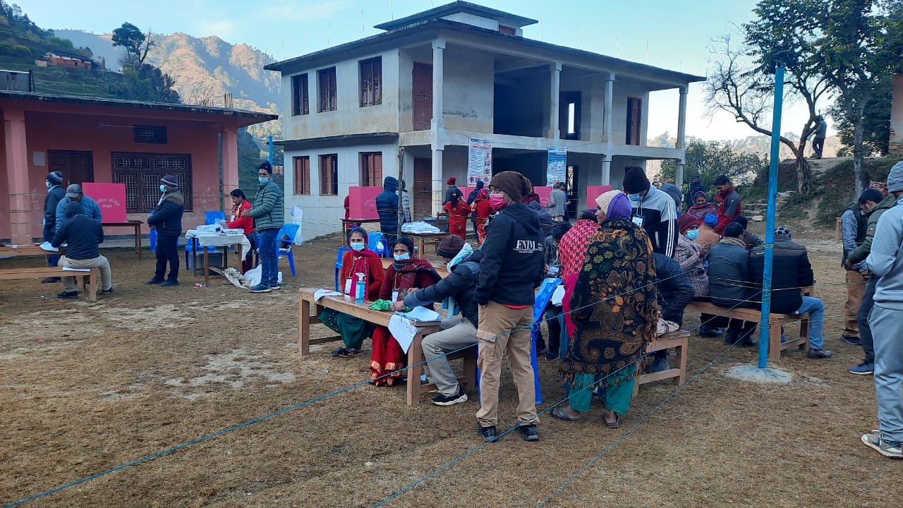 बैतडीमा उत्साहपूर्ण रुपमा मतदान हुँदै (फोटो फिचर) 