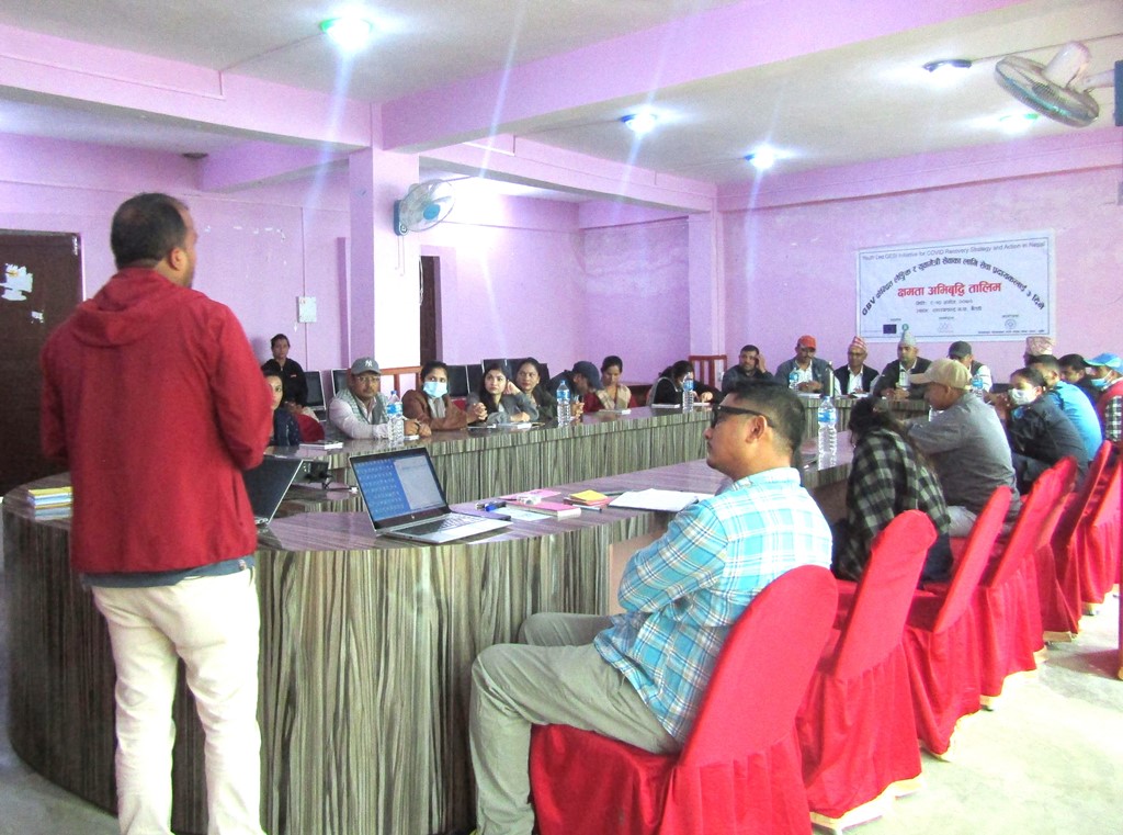 बैतडीमा सेवा प्रदायकलाई क्षमता अभिबृद्धि तालिम 