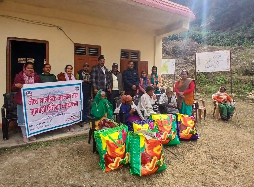 दनपाद्वारा १ सय १७ जना जेष्ठ नागरिकलाई सम्मान र न्यानो सामग्री वितरण
