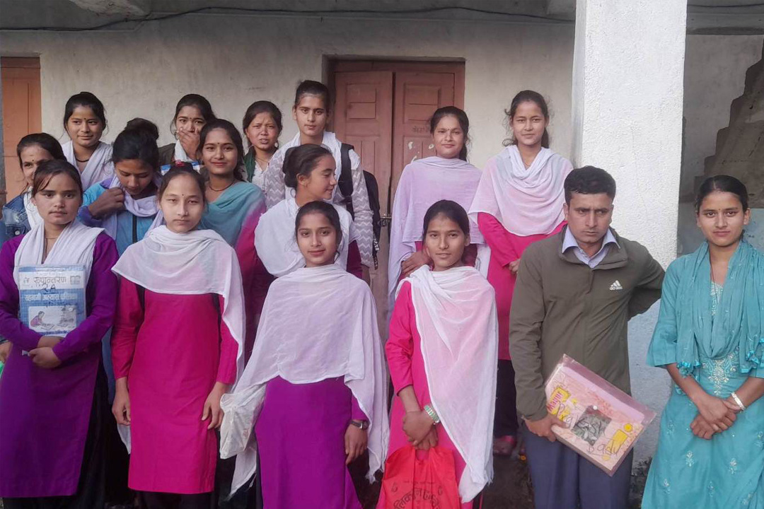 हानिकारक प्रचलन हटाउँदै बैतडीका किशोरकिशोरी 