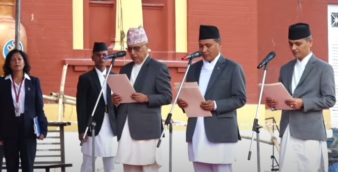 नवनियुक्त तीन मन्त्रीले लिए शपथ