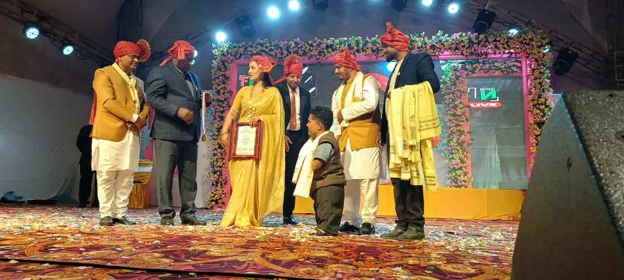 सामाजिक न्यायको क्षेत्रमा योगदान पुर्याएका बैतडीका भट्टलाई उत्कृष्ट युवा पुरस्कार 