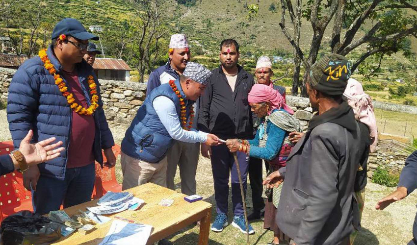 बाजुराको बुढीनन्दामा वडाबाट वृद्धभत्ता