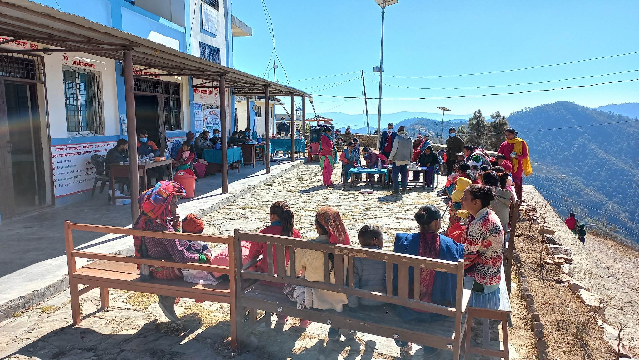 बैतडीको सिद्धेश्वर स्वास्थ्यचौकीमा स्वास्थ्य शिविर, २२५ जनाले सेवा लिए 