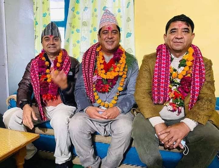 बैतडीमा एमालेका उम्मेदवारले  गरे  मनोनयन दर्ता 