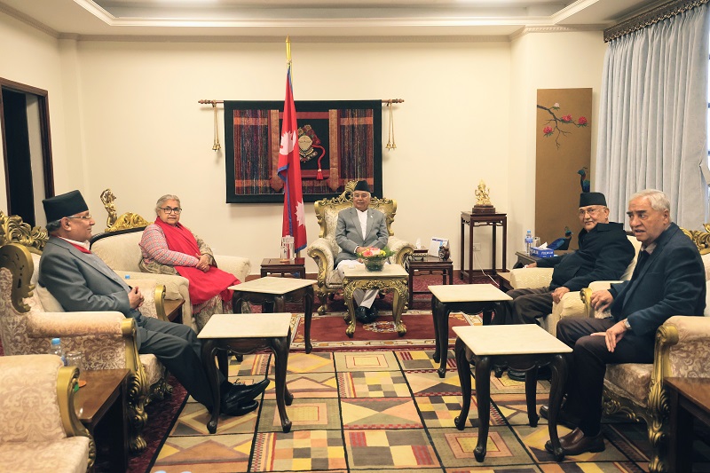 राष्ट्रपतिसँग प्रधानमन्त्रीसहित तीन दलका शीर्ष नेताको भेट