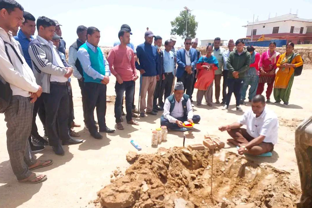 बैतडीको  शिवनाथले गर्याे १० शैय्या अस्पतालको शिलान्यास