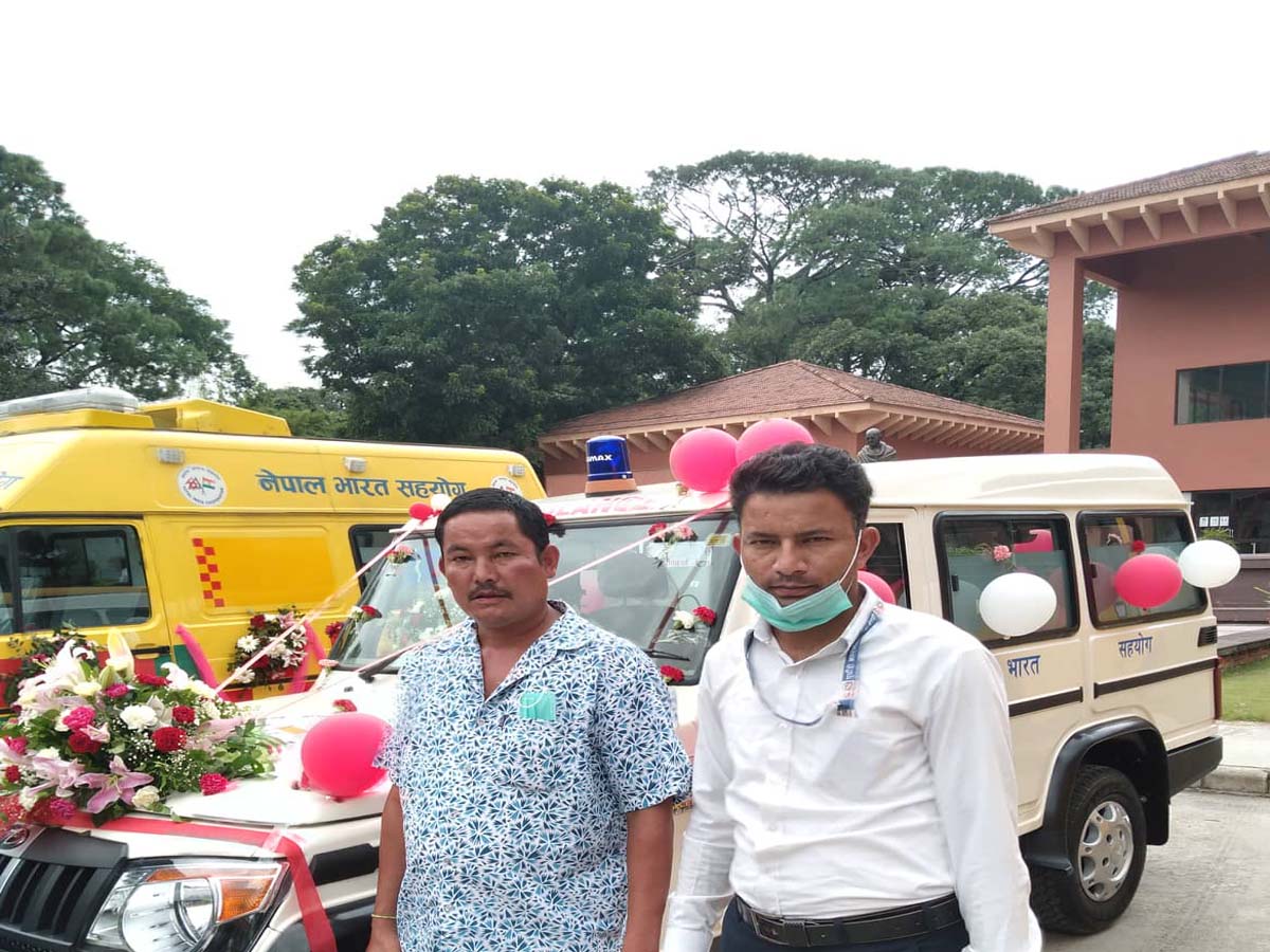 भारतीय राजदूतावासले दियो बैतडीको न्वादेउ स्वास्थ्य चौकीलाइ एम्बुलेन्स