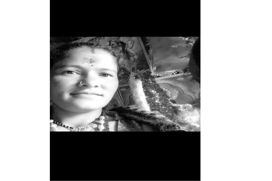 बैतडीमा रुखबाट लडेर  एक महिलाको मृत्यु 