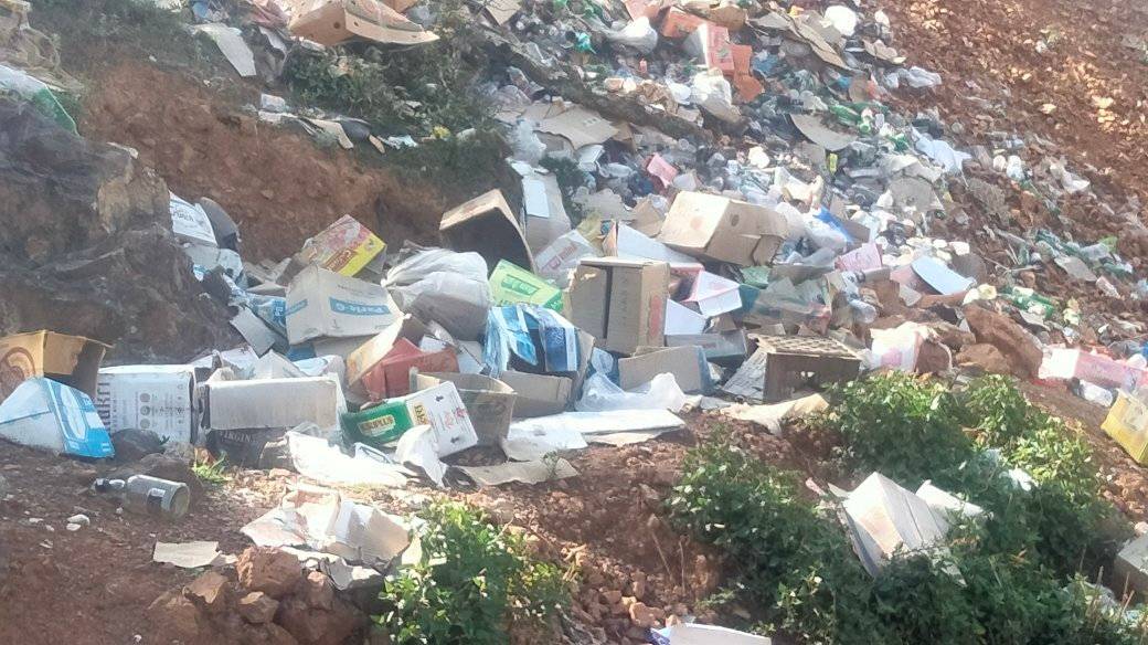 अव्यवस्थित फोहोरले  बैतडीको मेलौली बजार दुर्गन्धित