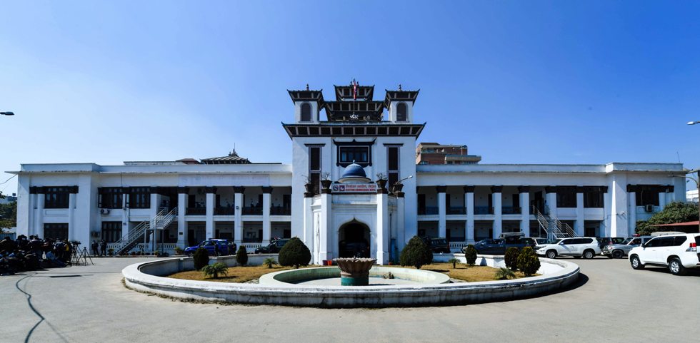 माओवादी केन्द्र त्यागेर एमाले रोजेका १४ जनप्रतिनिधि पदमुक्त