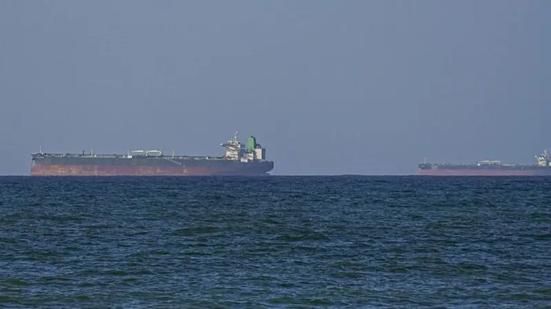 इरानले फेरि ‘हर्मुज’ बन्द गर्यो, अमेरिकी नाकाबन्दी हट्नुपर्ने माग