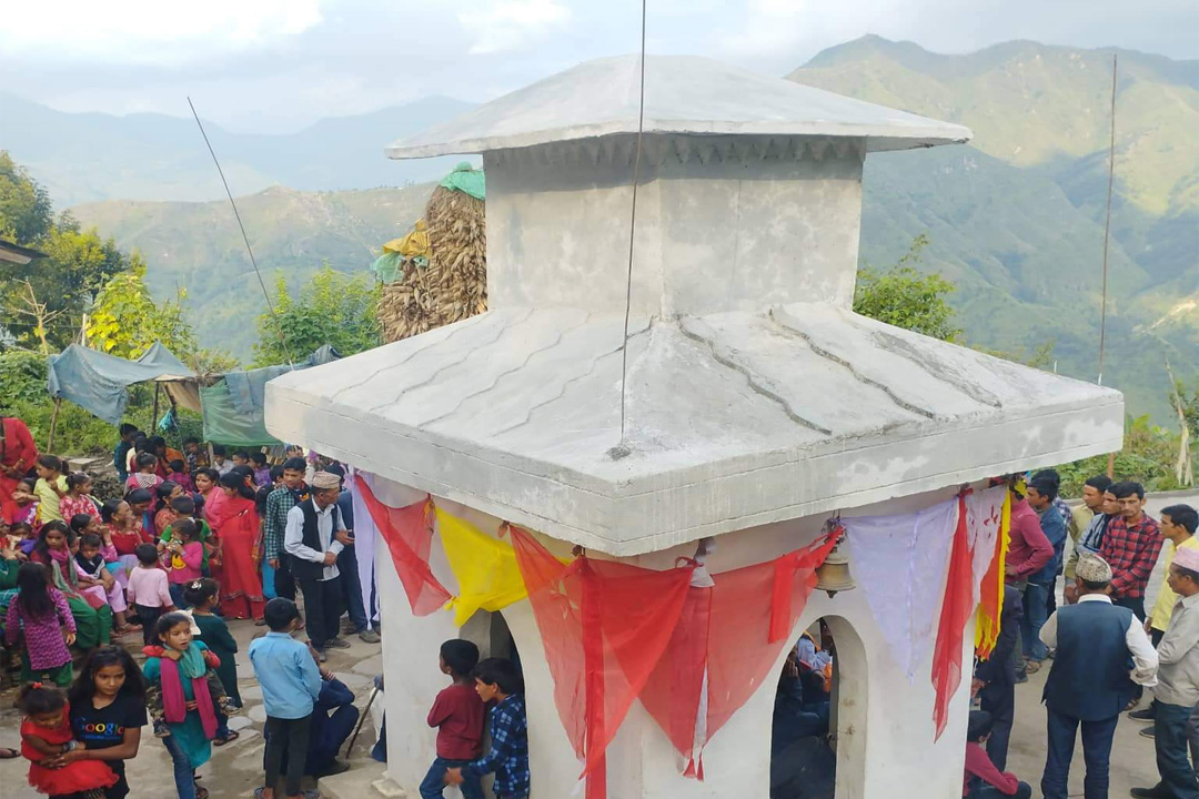 बैतडीको पुर्चौंडीमा विदेशमा रहेका युवाको सहयोगमा मन्दिर निर्माण 