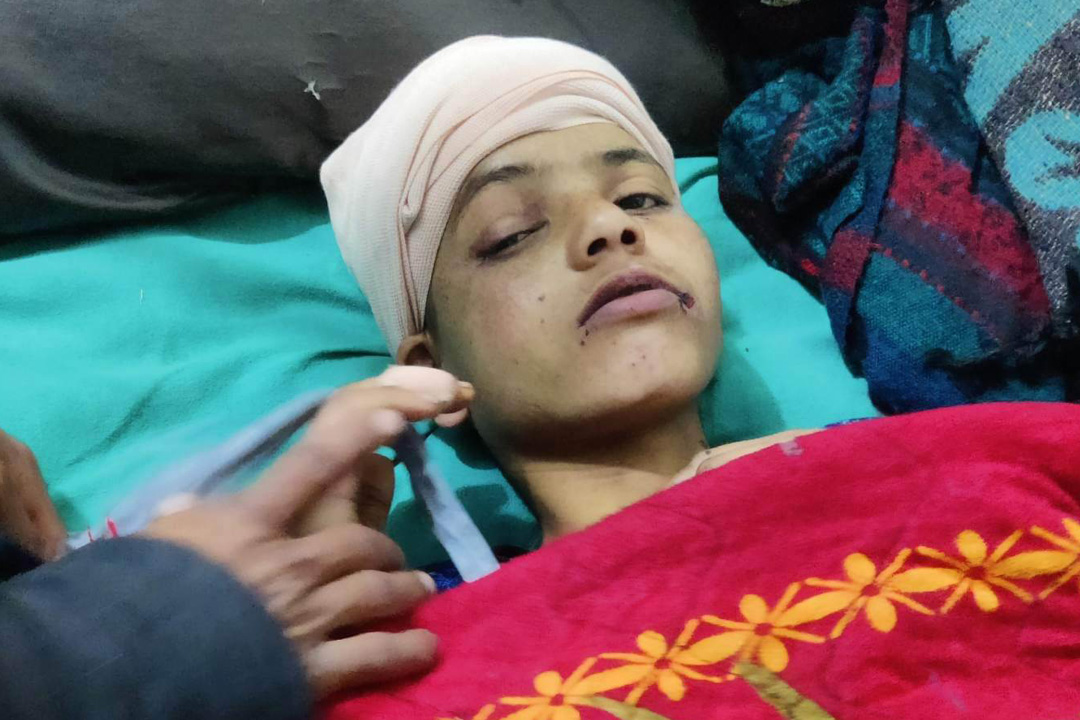 बैतडीकी पदमाको उपचारका लागि संकलित रकम हस्तान्तरण 