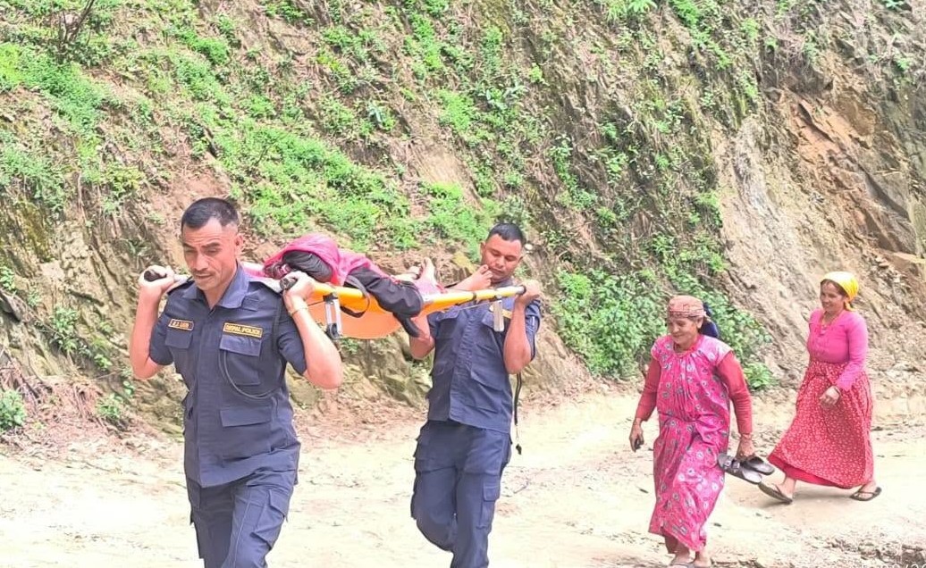 दार्चुलामा प्रसव व्यथामा रहेकी महिलाको प्रहरीद्वारा उद्धार 